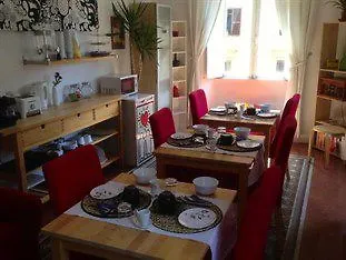 Suri Oda ve Kahvaltı 4*